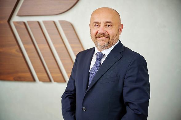 &laquo;Cresciamo senza shopping con investimenti pazienti e la forza della famiglia&raquo;