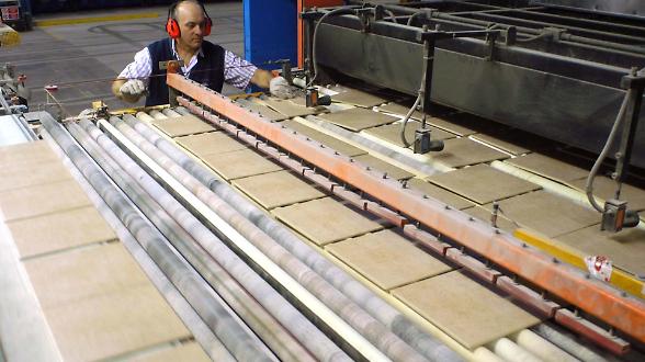 La ceramica indiana paralizzata dalla carenza di gas naturale