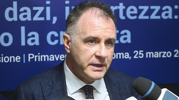 Confindustria rivede le previsioni. Gi&ugrave; le stime Pil, in rialzo l'inflazione