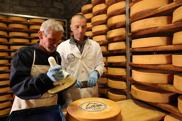La Fontina modifica il disciplinare contro la fuga dei giovani