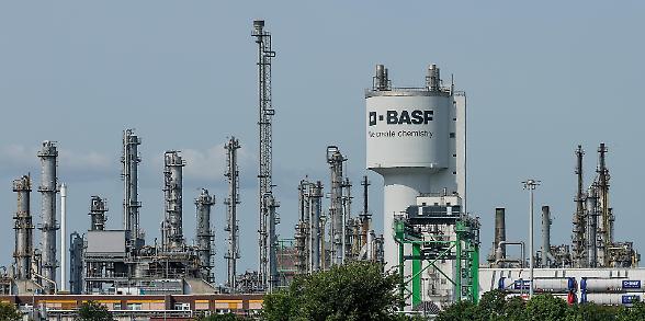 Il colosso della chimica Basf apre un impianto in Cina. E potrebbe guadagnare dall'aumento dei prezzi energetici