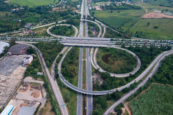 Gli effetti della guerra. In Asia manca l&rsquo;energia, torna lo smart working