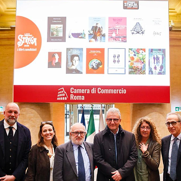 I dodici piccoli indiani in corda per il Premio Strega 2026