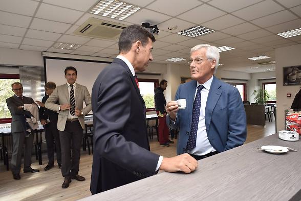 Shopping per Segafredo. Prese le cialde On Caff&eacute; per crescere in Italia