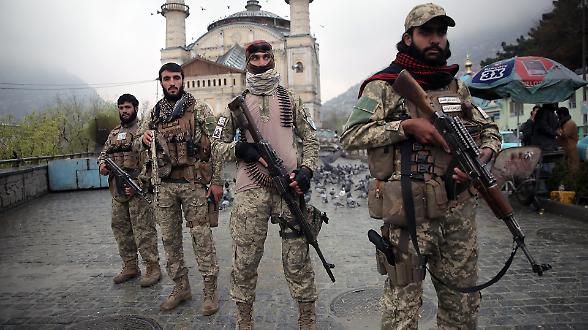 Due tavoli, un mediatore. Al via in Cina i colloqui per risolvere le tensioni Islamabad-Kabul