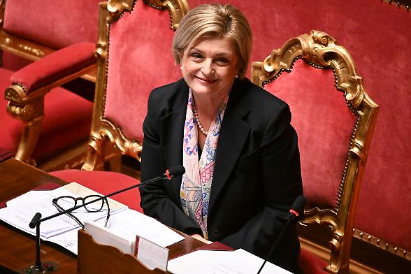 Giorgia Meloni pronta a una misura spot sui salari da annunciare il Primo Maggio. Confronto con Calderone e Giorgetti sulle coperture