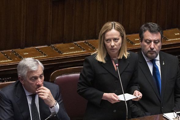 Meloni convoca a sorpresa un vertice di maggioranza. Al centro il Dfp e la crisi