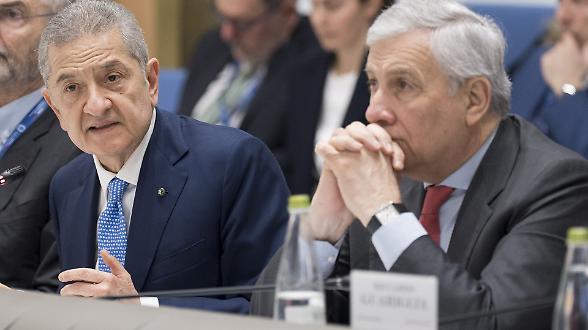 La Bce mette in guardia sull'inflazione. Rischio di picco nel breve termine. Previsioni al 3,1% nel secondo trimestre