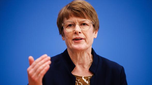 Diesel ai livelli del '22 L'economista Grimm propone limiti di velocit&agrave; in autostrada 