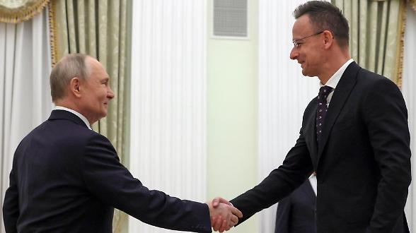 Il &ldquo;cavallo di Troia&rdquo; europeo. Le intercettazioni che rivelano l'influenza di Mosca (e Pechino) 