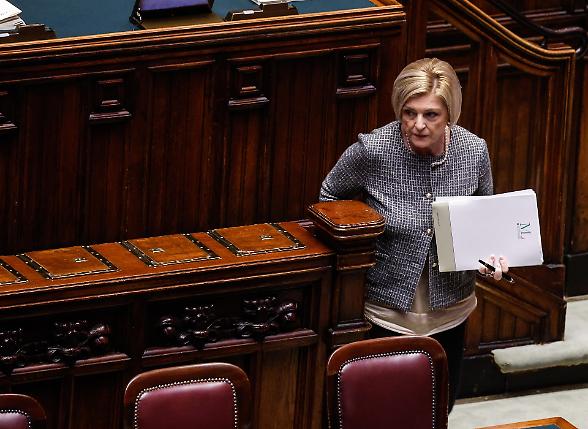 La battaglia tra imprese e governo sui contratti pirata