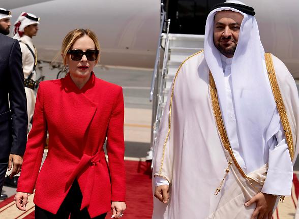 &laquo;Urgente assicurare la navigazione sullo Stretto&raquo;. Meloni nel Golfo a caccia di barili e rotte sicure