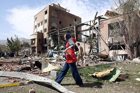 Israele colpisce il sito petrolchimico pi&ugrave; grande del Paese. Il regime: &laquo;Basta o la regione finir&agrave; al buio&raquo;