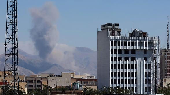 La notte pi&ugrave; lunga di Teheran. I quattro scenari che potrebbero travolgere (o salvare) il Paese