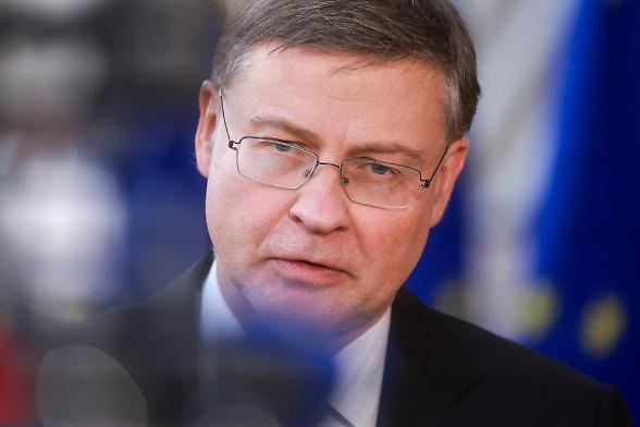 L&rsquo;Ue blinda il Patto di stabilit&agrave;. Dombrovskis: &laquo;C&rsquo;&egrave; incertezza, ma non siamo in una crisi grave&raquo;