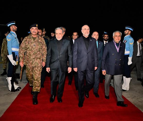 Colloqui in salita, ma in forma diretta. Teheran e Washington sedute allo stesso tavolo per la prima volta dal &lsquo;79