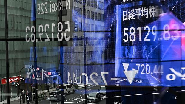 Borse, pi&ugrave; profondo il calo che ora si avvicina al 4%. Pesa l&rsquo;energia