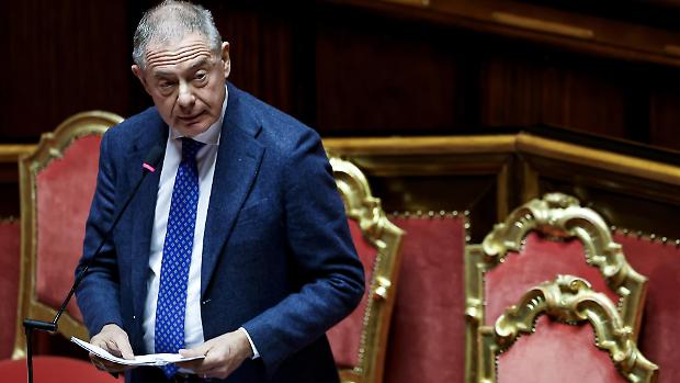 Caos sull'ex-Ilva, a sorpresa spunta l&rsquo;offerta dell'indiana Jindal per l'intero gruppo siderurgico