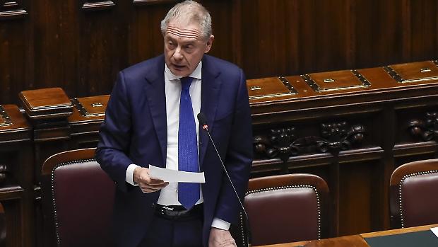 Urso vince su Giorgetti. Ripristinati i fondi per Transizione 5.0. Le imprese ringraziano