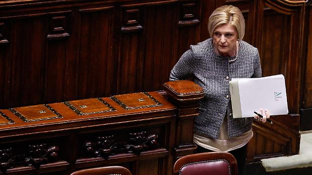 La battaglia tra imprese e governo sui contratti pirata