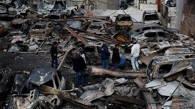 Nuovi raid su Beirut, Hormuz resta chiuso. Ma Trump si dice &laquo;molto ottimista&raquo;