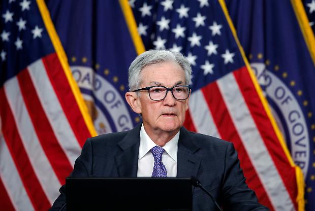 Trump sfida l&rsquo;indipendenza della Fed. Powell: &laquo;Mi accusano le scelte sui tassi&raquo;