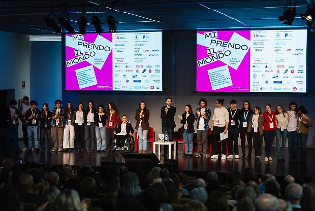 Mi prendo il mondo: i giovani e il loro sguardo verso il futuro