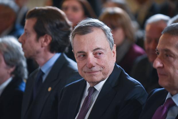 Draghi sferza l&rsquo;Europa: &laquo;Rischio deindustrializzazioneL&rsquo;ordine globale &egrave; defunto&raquo;