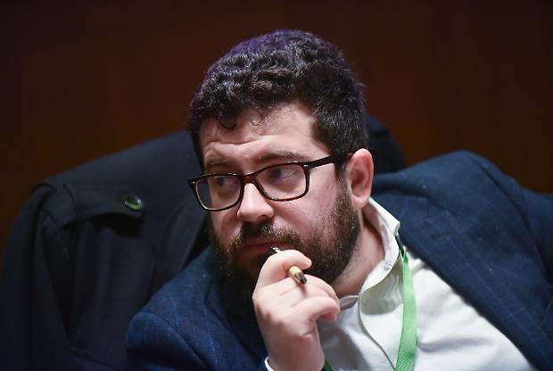 &ldquo;Disintermediare stanca&rdquo;, ma il lavoro non pu&ograve; fare a meno di sindacati e organizzazioni datoriali