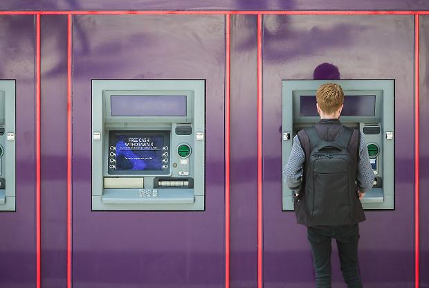 Londra studia come difendere la Citye prepara un&rsquo;alternativa britannicaa Visa e Mastercard